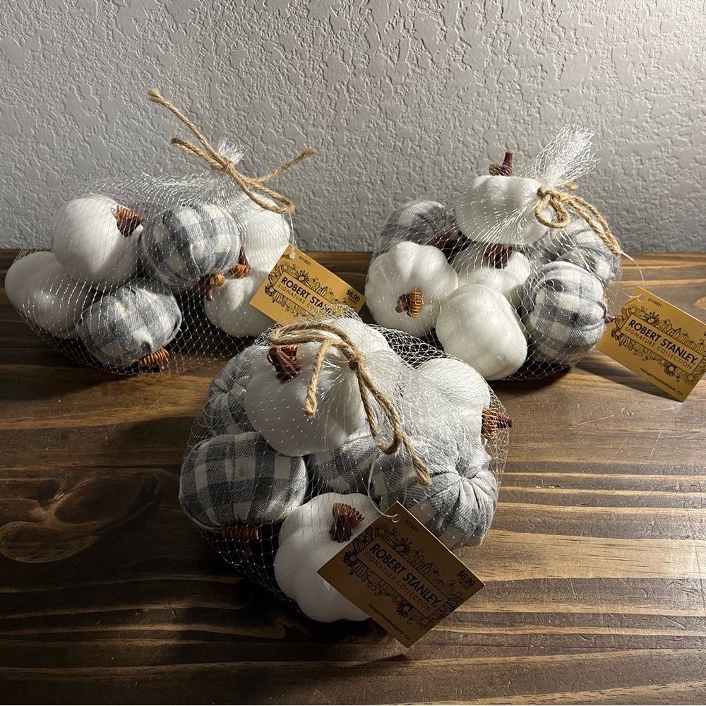 Robert Stanley Grey White Plaid Plaid Pumpkins Gourds 24pcs Lot Of 3 NEW Package
